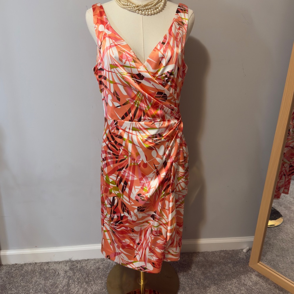 Maggy London Coral Tropical Print Ruched Sheath Dress Size 12 Sleeveless Satin